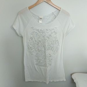 Buckle lace accent shirt